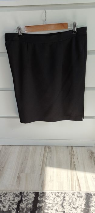 42 XL czarna spódnica damska klasyczna materiałowa