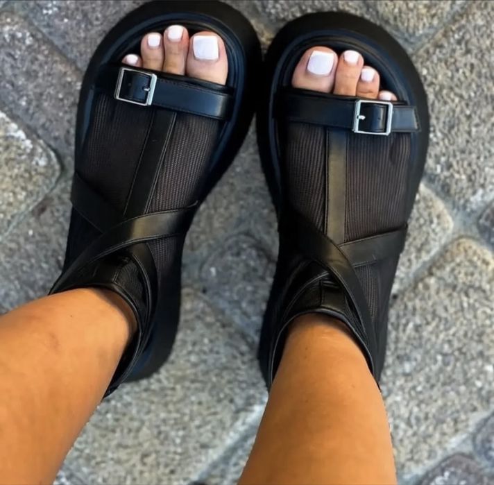 Босоніжки в новому стані !!!39 р( 24-24,5 см)