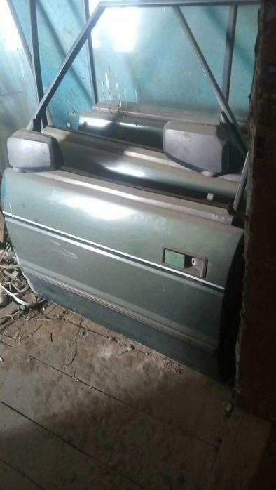Двері ленд ровер Діскавері 94 рв