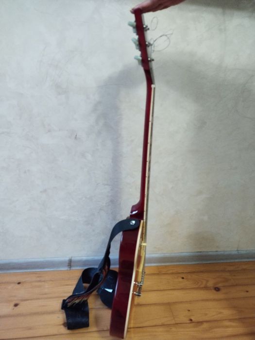 Продам Електрогітару Vintage 100НВ