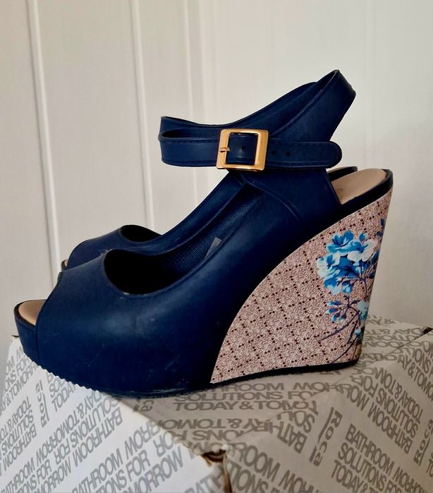 Buty 7 par w jednej paczce