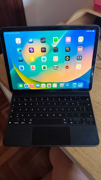 Ipad Air 5 geração 64 GB + magic keyboard