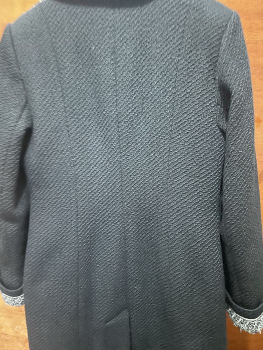 Пальто осіннє чорне із сірим, тканина типу букльована