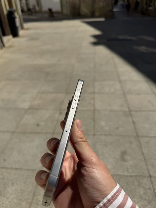 iPhone 15 Pro Max 256GB | Titânio Natural | 98% Bateria | Como Novo