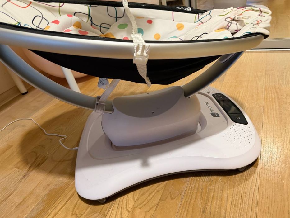 Терміново продам Заколисуючий центр 4moms MamaRoo 4.0