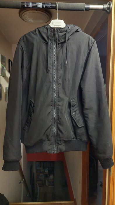 Czarna, damska kurtka z kapturem. Divided H&M, rozmiar M/38/10