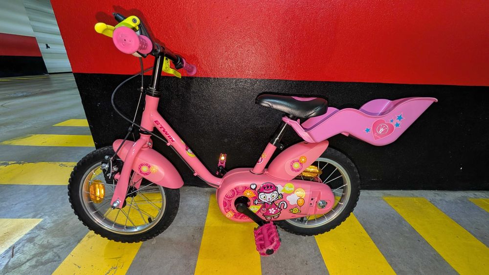 Bicicleta Criança B'Twin 14" Rosa com Porta-Bonecas – Como Nova!
