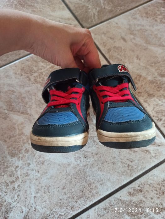 Adidasy Marvel  roz 25  15 cm