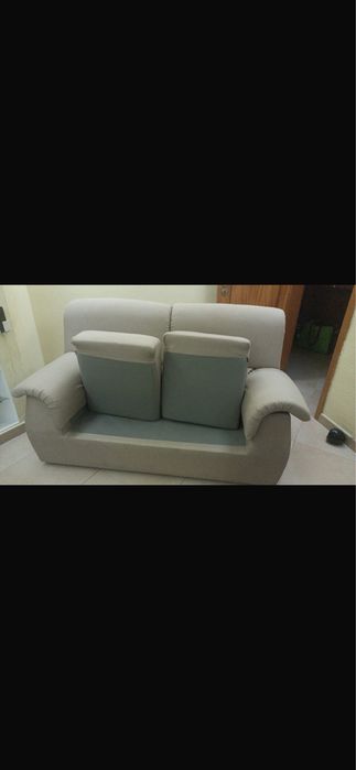 Sofa de dois lugares