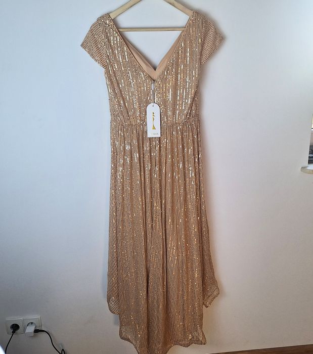 Elegancka złota sukienka ze złotymi cekinami świecąca nowa z metka