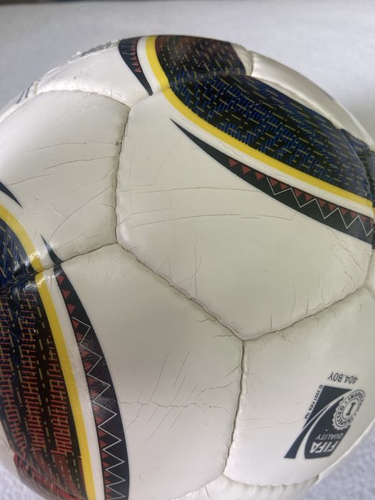 Piłka adidas Jabulani uszkodzona