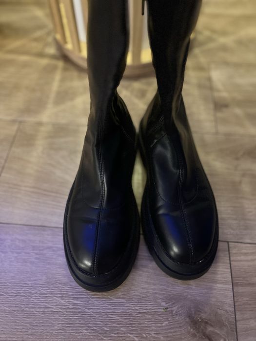 Czarne kozaki za kolano