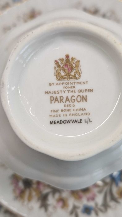 Сервіз Paragon Meadowvale