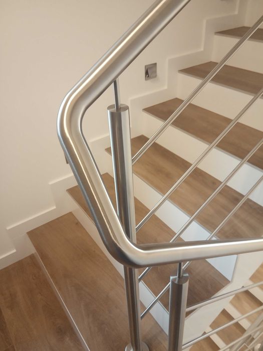 Balustrady nierdzewne barierki ze stali nierdzewnej inox nierdzewka schody balkon taras