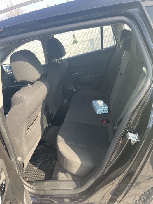 chevrolet cruze kombi