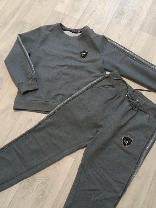 Костюм трикотажний, розмір  " L"