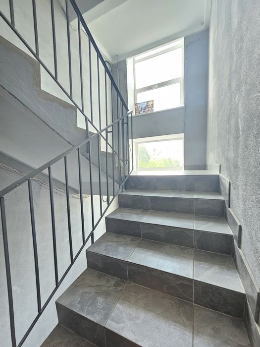 Продам 1-кімнатну квартиру, район 8-9 школи, третій поверх