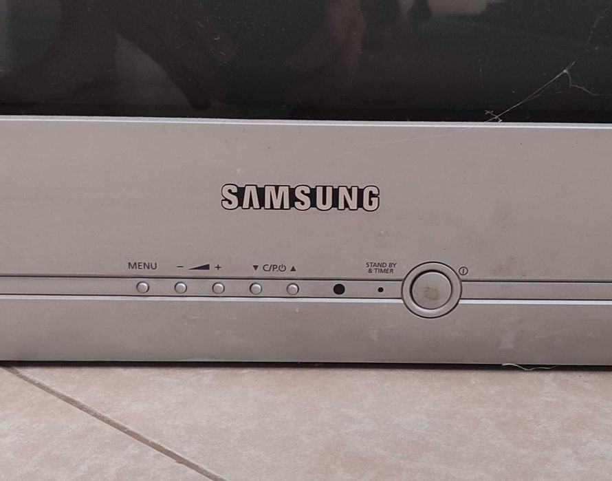 Televisão SAMSUNG WS-32M066V CRT 32'' Full HD.