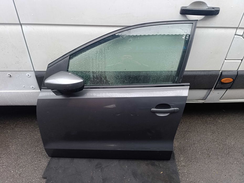 Двери  VW Polo 5 хетчбэк 3-5дверный