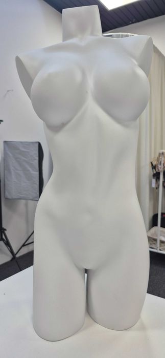 Maneken damski bialy matowy (ne plastikowy) 3 szt