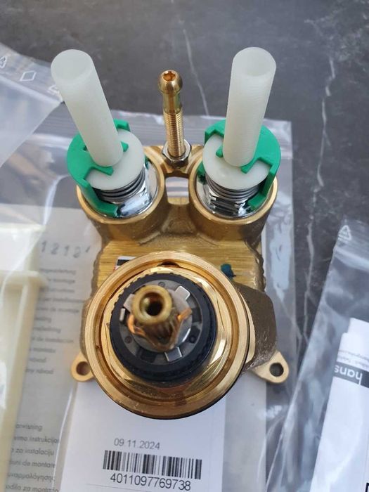 Термостатичний змішувач прихованого монтажу Hansgrohe ShowerSelect