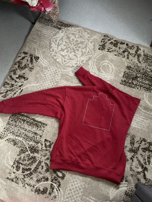 Красный Cav Empt