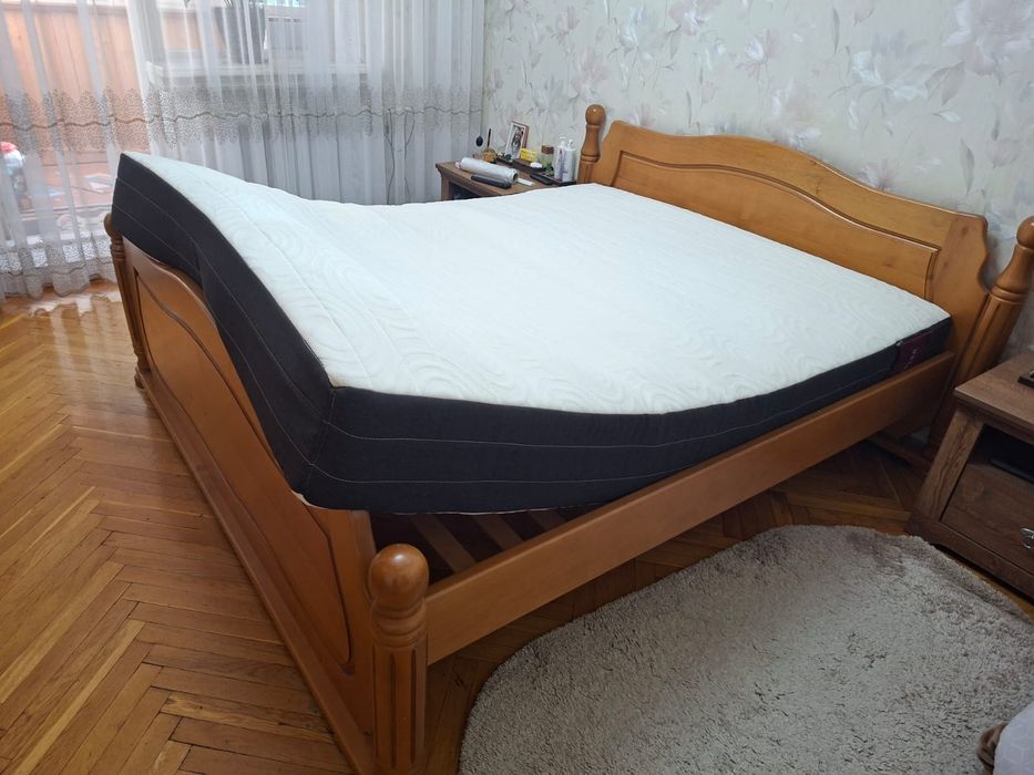 Ліжко з матрасом