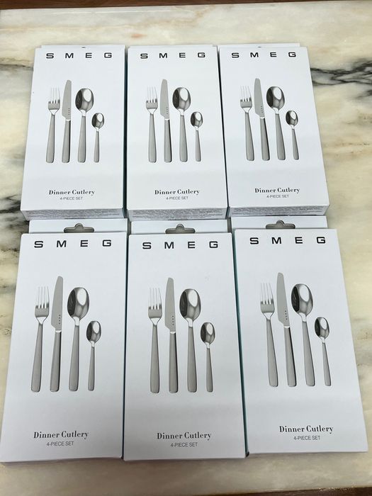 Conjunto talheres SMEG