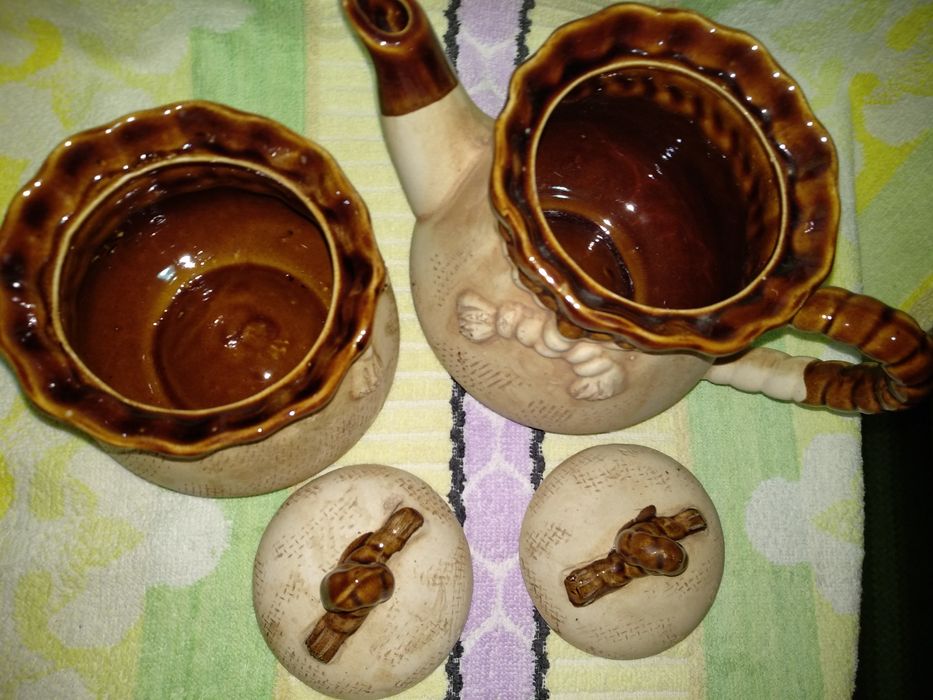 Казанок чугунок кувшин сахарница чайник чашка