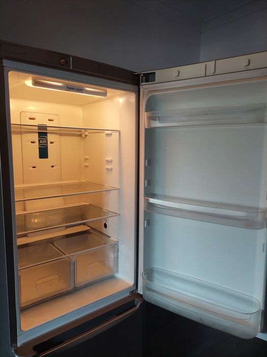 Frigorífico indesit parte de cima nao faz frio