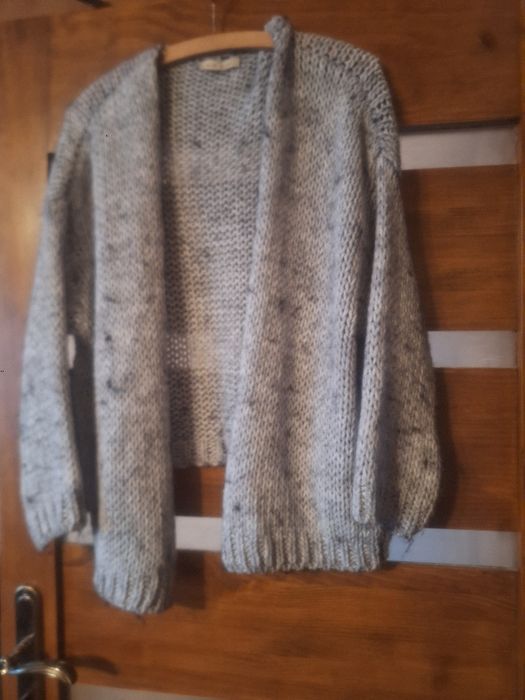 Sweterek damski rozm.M/L,akryl,stan bardzo dobry.
