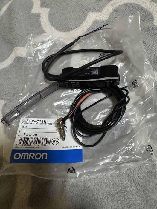 Omron wzmaczniacz światłowodowy + czujnik
