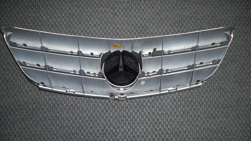 Grelha Mercedes class B ano 2010 original ref ,A 169 880 08 83