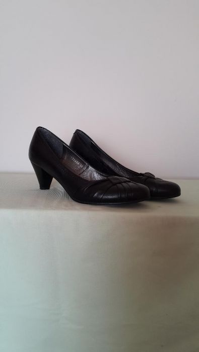 Czółenka ze skóry