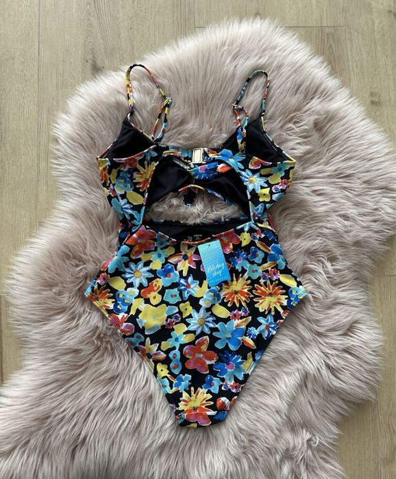 Крутий суцільний слитный купальник в квітах цветах 36 S 8 розмір