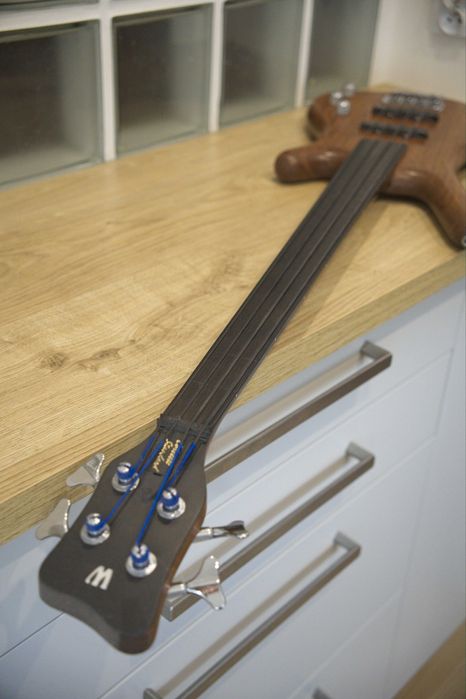Warwick Corvette Standard 4 fretless gitara basowa