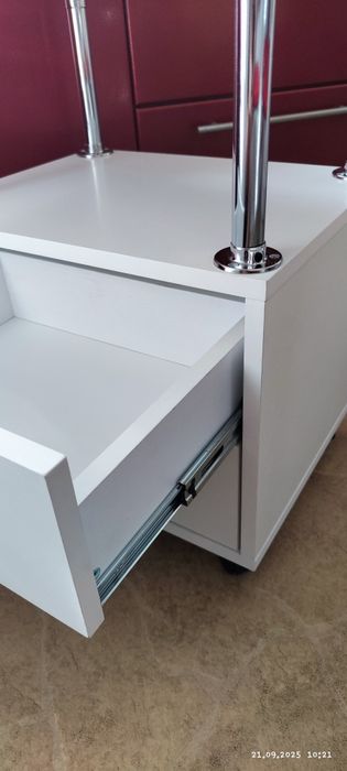 Столик для вашего салона