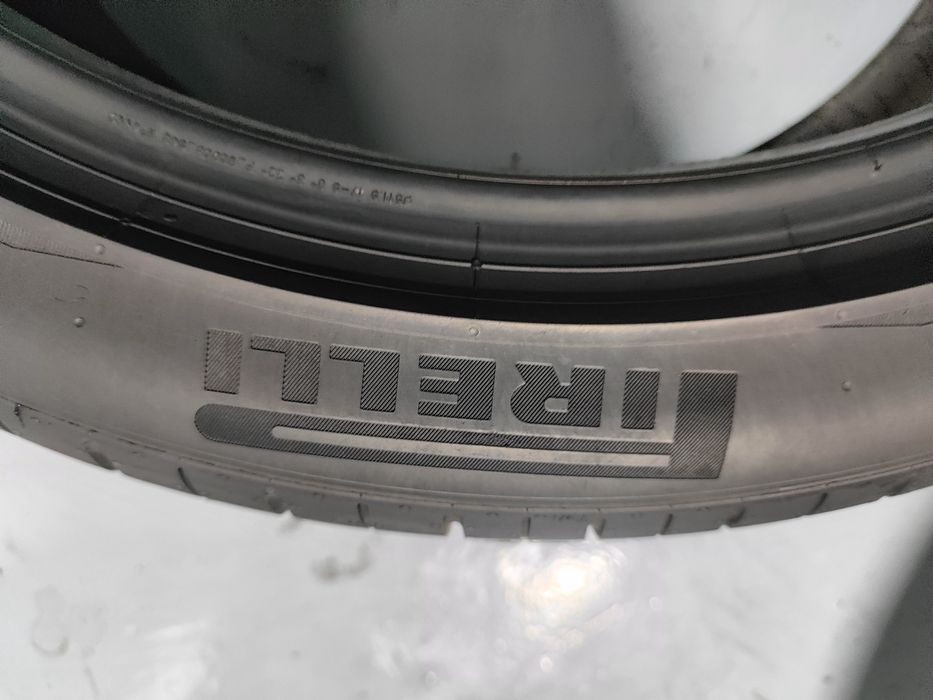 2 pneus semi novos 255-40R20 Pirelli - Oferta dos Portes