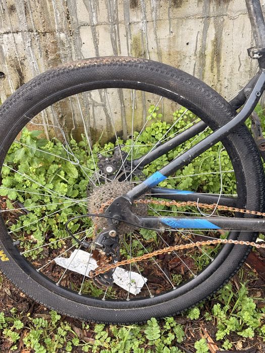 Bicicleta BTT ( perfeita para voltas e ate para terrenos)