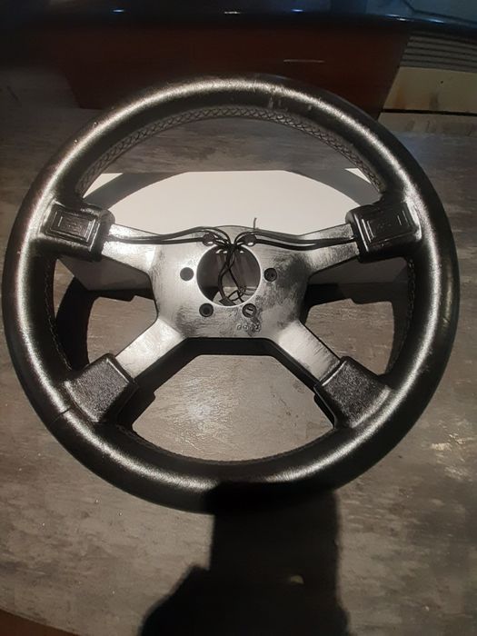 Volante Raid em pele