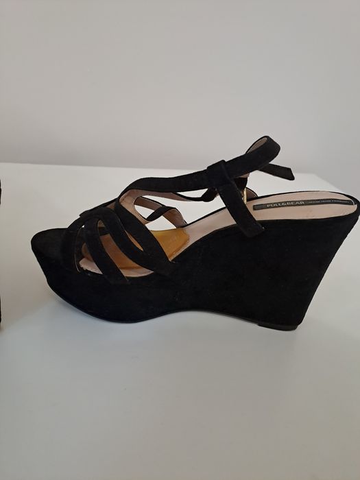 sandały Pull&Bear 39, platforma, czarny welur