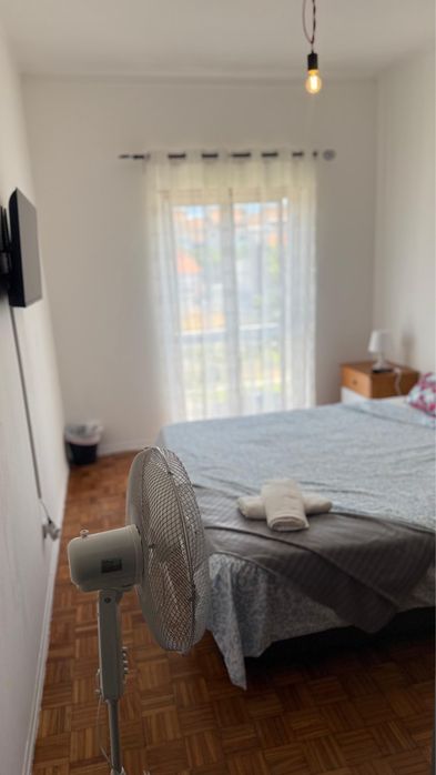 Quarto para casal margem em montijo.