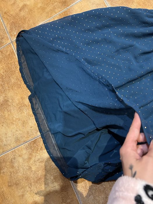 Niebieska sukienka stradivarius z ćwiekami 36