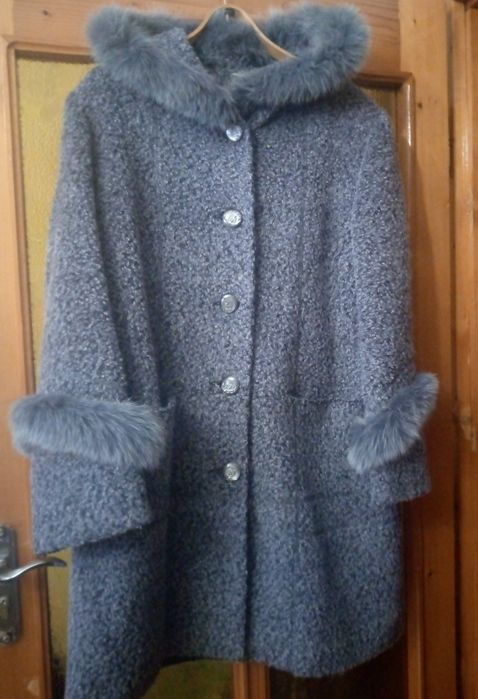 Продам пальто розмір 52