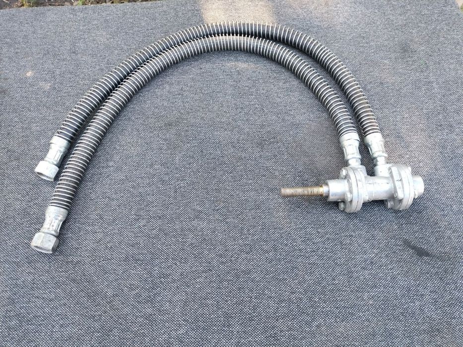 Продам кран для щеплення МАЗ з шлангами стан новий