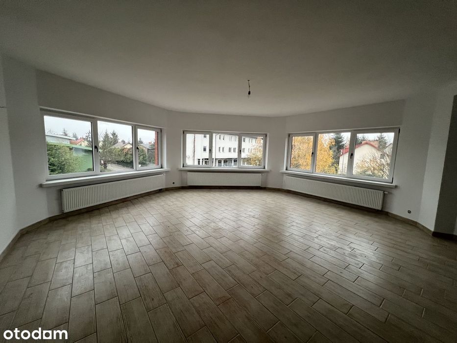Zacisze || Duże Pomieszczenia | Balkon | Kameralnie || 2000 R.