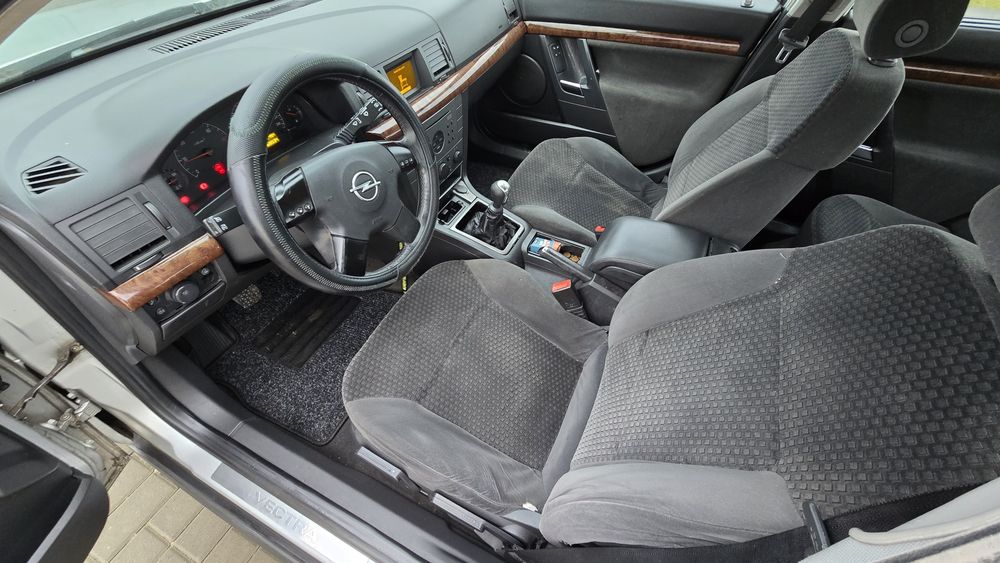 Opel Vectra 2.2DTI 125km 2003r doinwestowane!
