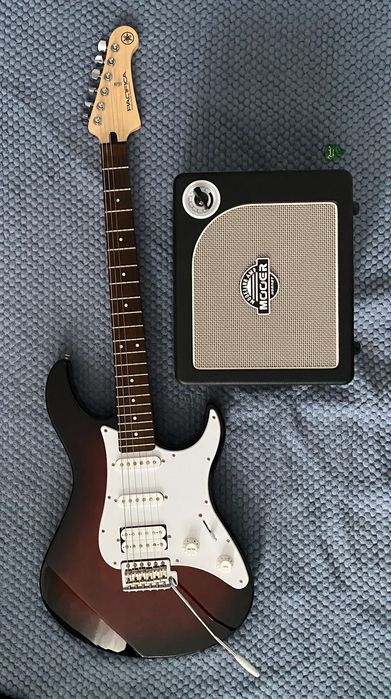 YAMAHA Pacifica 112j OVS та комбік mooer hornet 15w