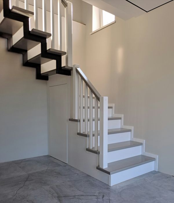 Сходи з дерева під замовлення