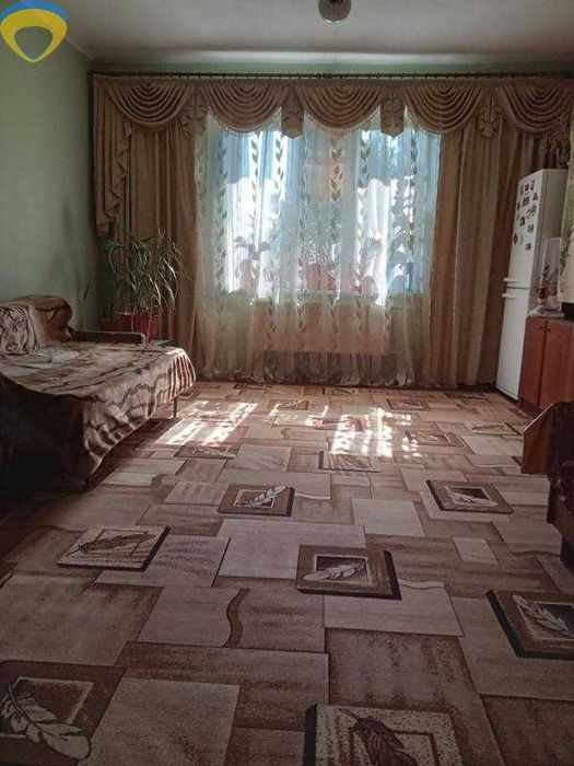 Велика гарна квартира у передмісті Одеси.  р9